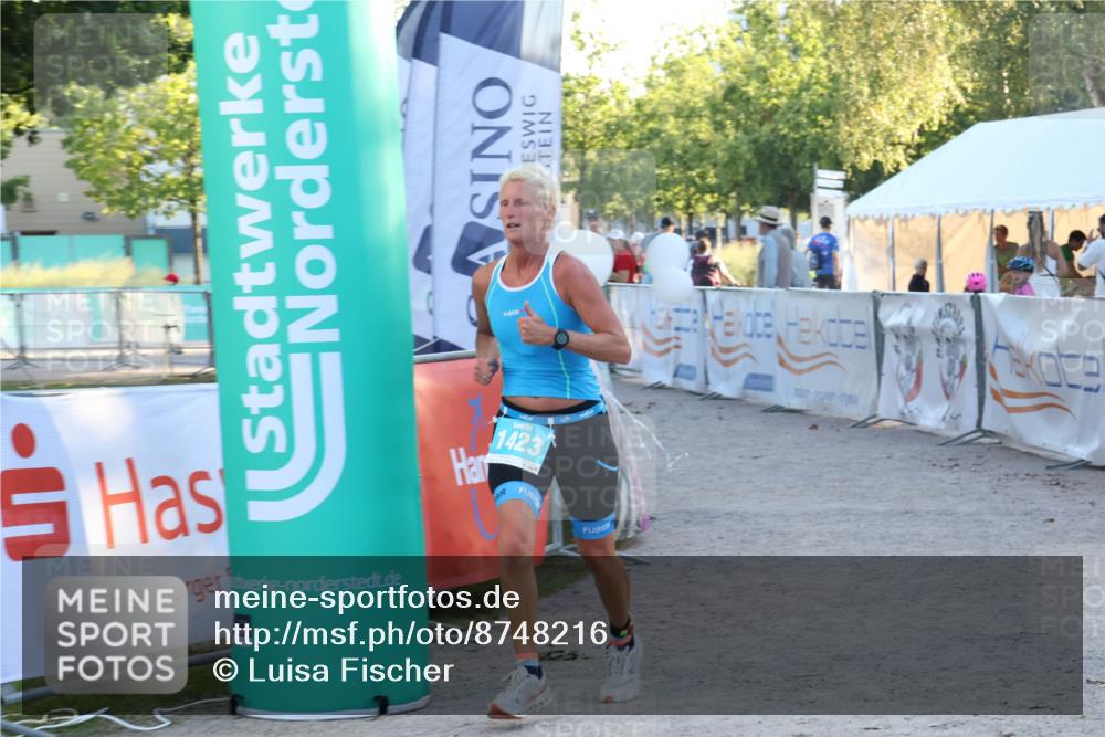 07.09.2025 - 19. Norderstedt Triathlon Luisa Fischer http://msf.ph/oto/8748216 07.09.2025 17:42:40 Ziel 1423 meine-sportfotos.de