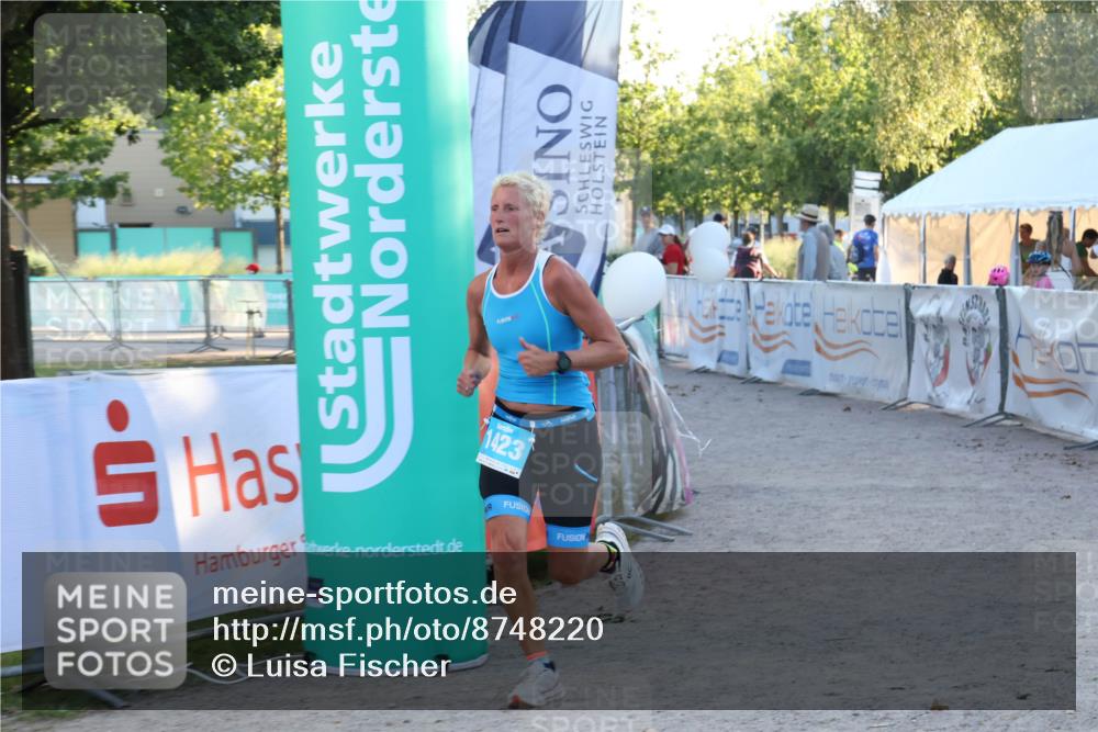 07.09.2025 - 19. Norderstedt Triathlon Luisa Fischer http://msf.ph/oto/8748220 07.09.2025 17:42:40 Ziel 1423 meine-sportfotos.de
