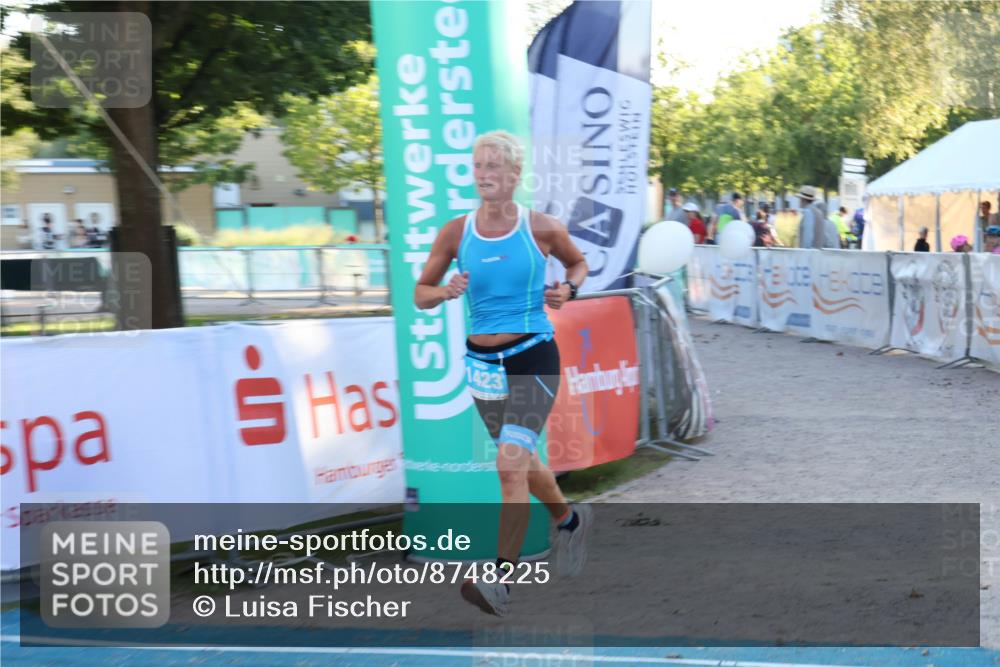 07.09.2025 - 19. Norderstedt Triathlon Luisa Fischer http://msf.ph/oto/8748225 07.09.2025 17:42:40 Ziel 1423 meine-sportfotos.de