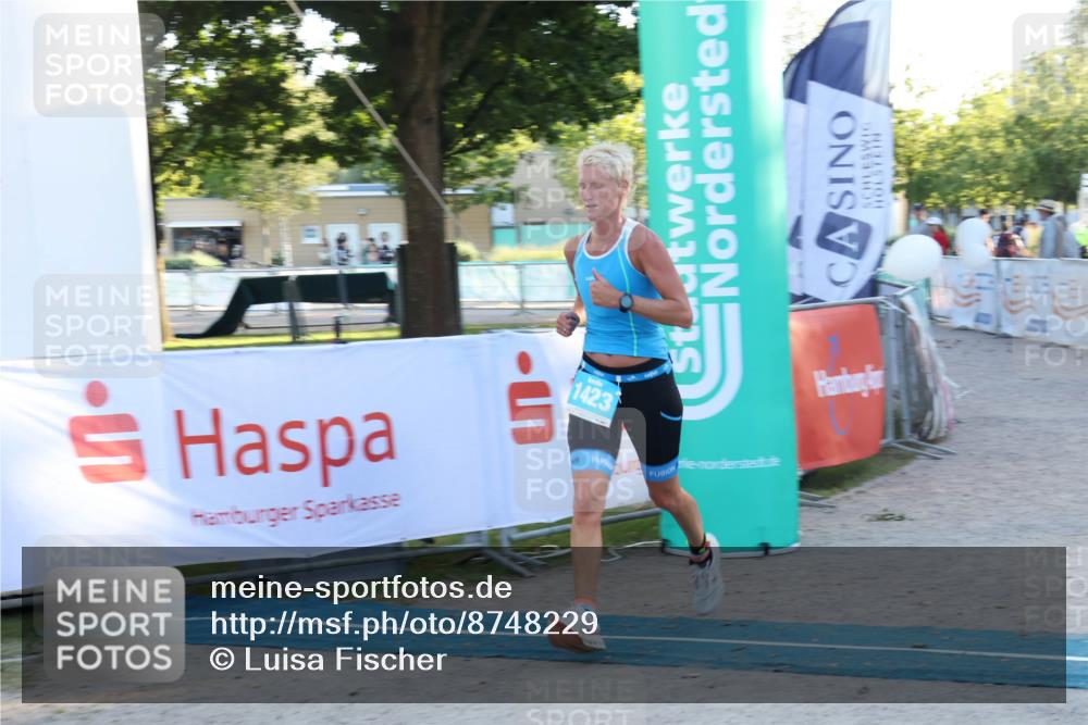 07.09.2025 - 19. Norderstedt Triathlon Luisa Fischer http://msf.ph/oto/8748229 07.09.2025 17:42:40 Ziel 1423 meine-sportfotos.de