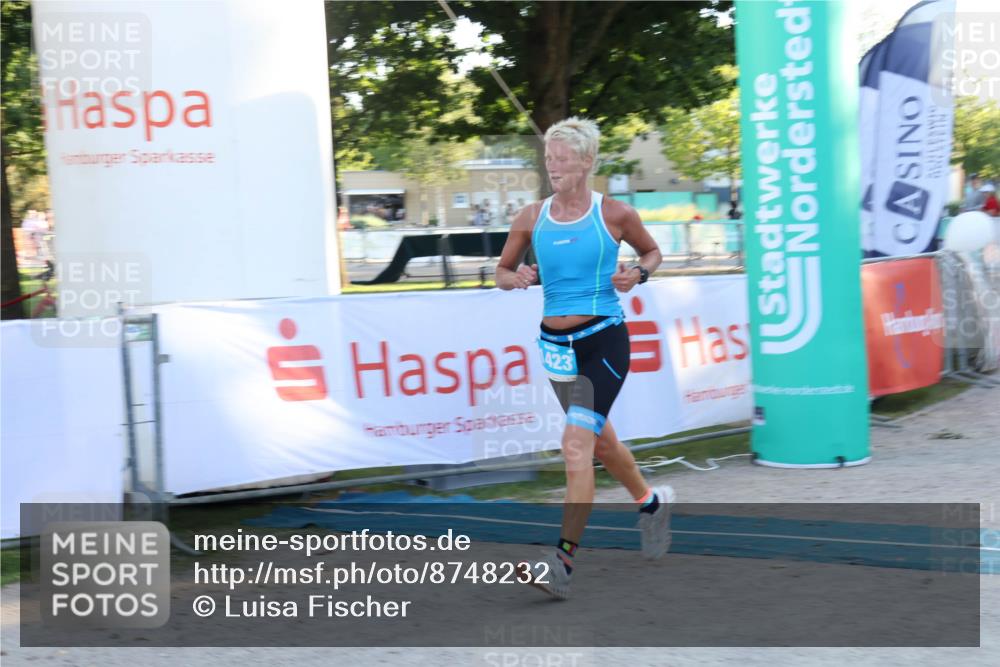 07.09.2025 - 19. Norderstedt Triathlon Luisa Fischer http://msf.ph/oto/8748232 07.09.2025 17:42:41 Ziel 1423 meine-sportfotos.de