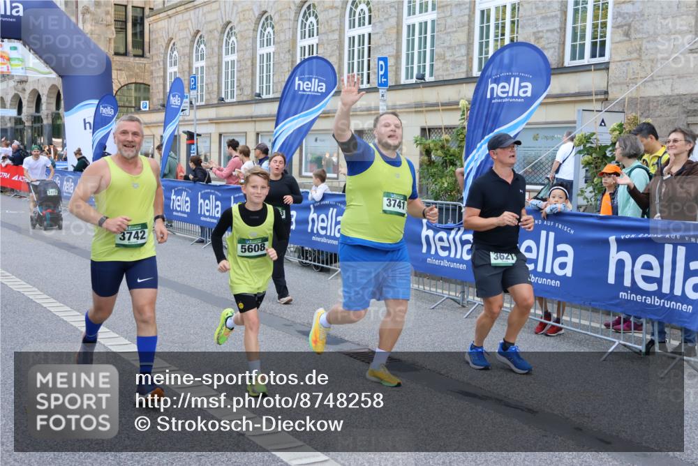 07.09.2025 - BARMER Alsterlauf Strokosch-Dieckow http://msf.ph/oto/8748258 07.09.2025 10:16:24 Ziel 2857, 3403, 3808, 3933, 4154, 4495, 4497, 4534, 4693, 4765, 5163, 5261, 5597, 8131, 8138, 8361 meine-sportfotos.de