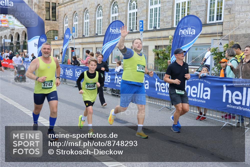 07.09.2025 - BARMER Alsterlauf Strokosch-Dieckow http://msf.ph/oto/8748293 07.09.2025 10:16:24 Ziel 2857, 3403, 3808, 3933, 4154, 4495, 4497, 4534, 4693, 4765, 5163, 5261, 5597, 8131, 8138, 8361 meine-sportfotos.de