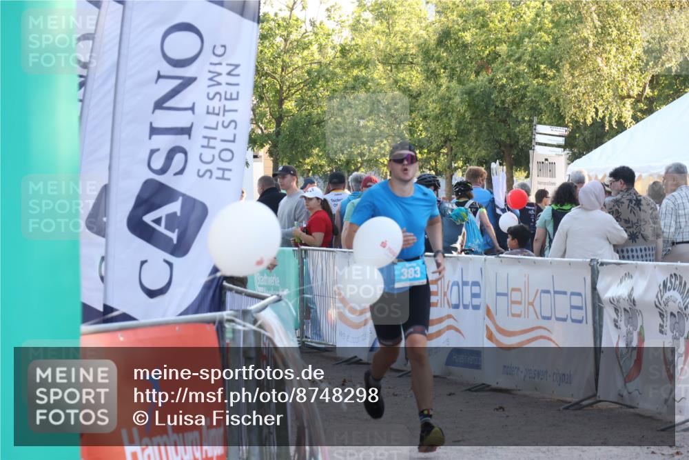 07.09.2025 - 19. Norderstedt Triathlon Luisa Fischer http://msf.ph/oto/8748298 07.09.2025 17:43:41 Ziel 383 meine-sportfotos.de