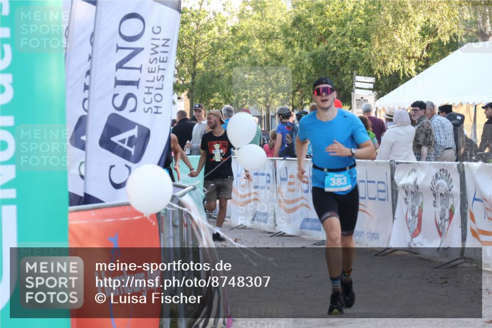 07.09.2025 - 19. Norderstedt Triathlon Luisa Fischer http://msf.ph/oto/8748307 07.09.2025 17:43:42 Ziel 383 meine-sportfotos.de