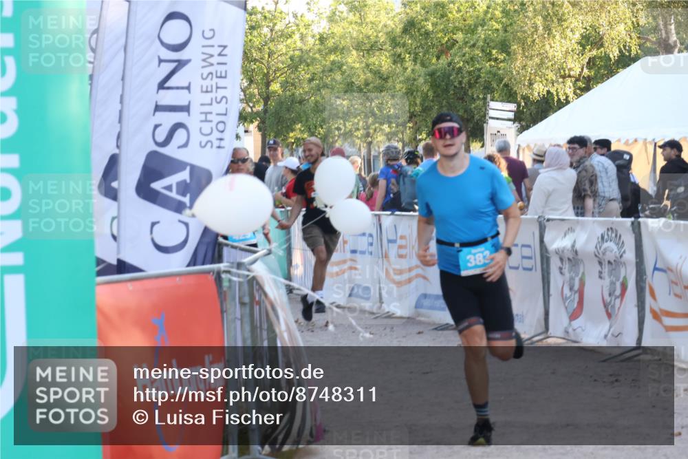 07.09.2025 - 19. Norderstedt Triathlon Luisa Fischer http://msf.ph/oto/8748311 07.09.2025 17:43:43 Ziel 383, 429 meine-sportfotos.de