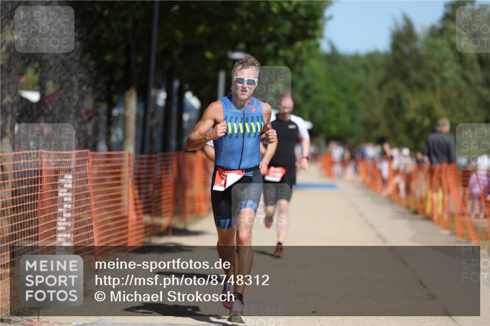07.09.2025 - 19. Norderstedt Triathlon Michael Strokosch http://msf.ph/oto/8748312 07.09.2025 12:39:12 Laufen 791, 826, 849 meine-sportfotos.de