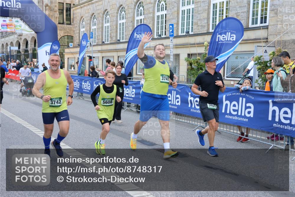 07.09.2025 - BARMER Alsterlauf Strokosch-Dieckow http://msf.ph/oto/8748317 07.09.2025 10:16:24 Ziel 2857, 3403, 3808, 3933, 4154, 4495, 4497, 4534, 4693, 4765, 5163, 5261, 5597, 8131, 8138, 8361 meine-sportfotos.de