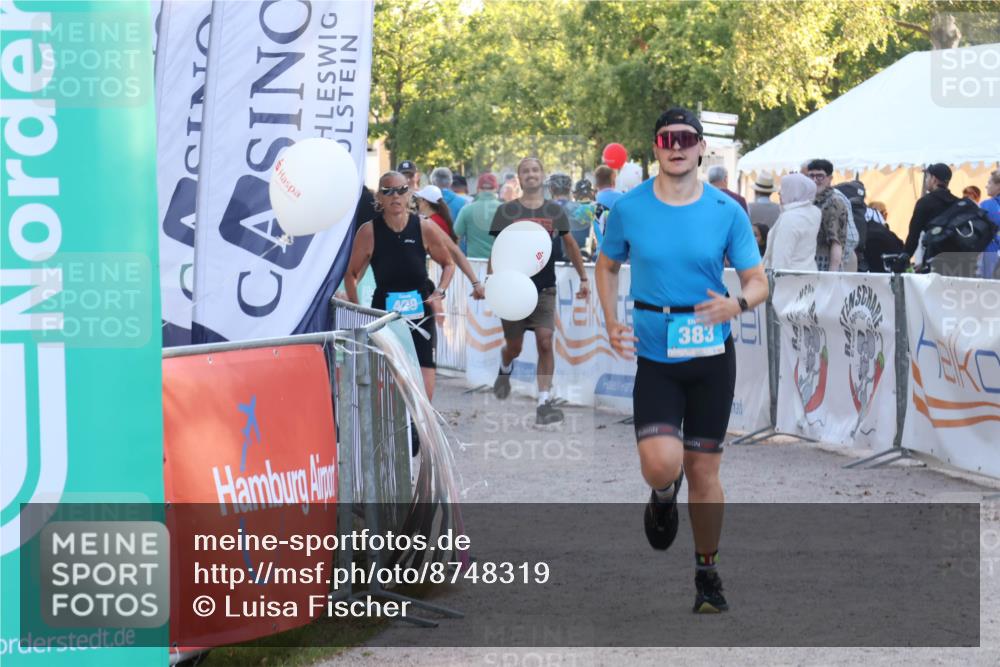 07.09.2025 - 19. Norderstedt Triathlon Luisa Fischer http://msf.ph/oto/8748319 07.09.2025 17:43:43 Ziel 383, 429 meine-sportfotos.de