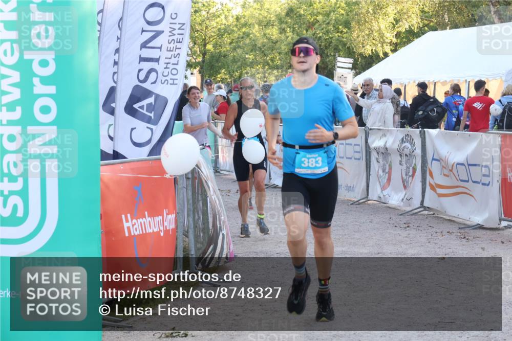 07.09.2025 - 19. Norderstedt Triathlon Luisa Fischer http://msf.ph/oto/8748327 07.09.2025 17:43:44 Ziel 383, 429, 952 meine-sportfotos.de
