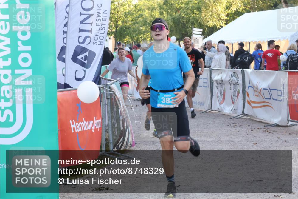 07.09.2025 - 19. Norderstedt Triathlon Luisa Fischer http://msf.ph/oto/8748329 07.09.2025 17:43:44 Ziel 383, 429, 952 meine-sportfotos.de