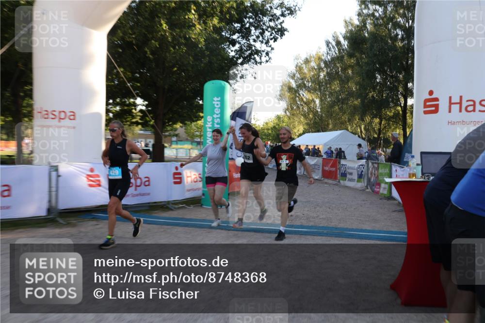 07.09.2025 - 19. Norderstedt Triathlon Luisa Fischer http://msf.ph/oto/8748368 07.09.2025 17:43:48 Ziel 383, 429, 952 meine-sportfotos.de