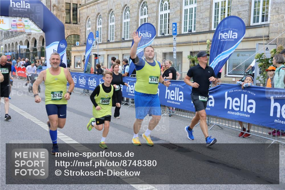 07.09.2025 - BARMER Alsterlauf Strokosch-Dieckow http://msf.ph/oto/8748380 07.09.2025 10:16:24 Ziel 2857, 3403, 3808, 3933, 4154, 4495, 4497, 4534, 4693, 4765, 5163, 5261, 5597, 8131, 8138, 8361 meine-sportfotos.de