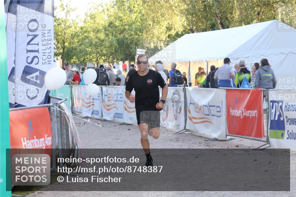 07.09.2025 - 19. Norderstedt Triathlon Luisa Fischer http://msf.ph/oto/8748387 07.09.2025 17:43:52 Ziel 383, 429, 952, 1448 meine-sportfotos.de