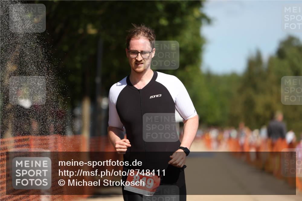 07.09.2025 - 19. Norderstedt Triathlon Michael Strokosch http://msf.ph/oto/8748411 07.09.2025 12:39:17 Laufen 791, 826, 849 meine-sportfotos.de