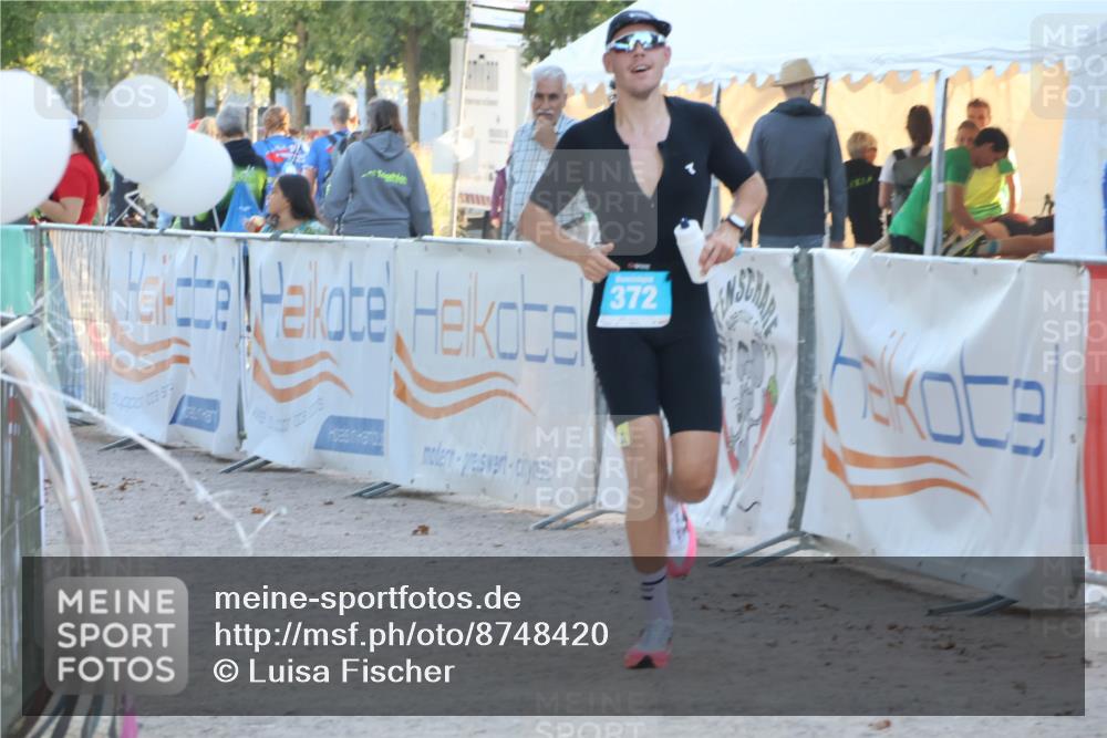 07.09.2025 - 19. Norderstedt Triathlon Luisa Fischer http://msf.ph/oto/8748420 07.09.2025 17:44:03 Ziel 372 meine-sportfotos.de