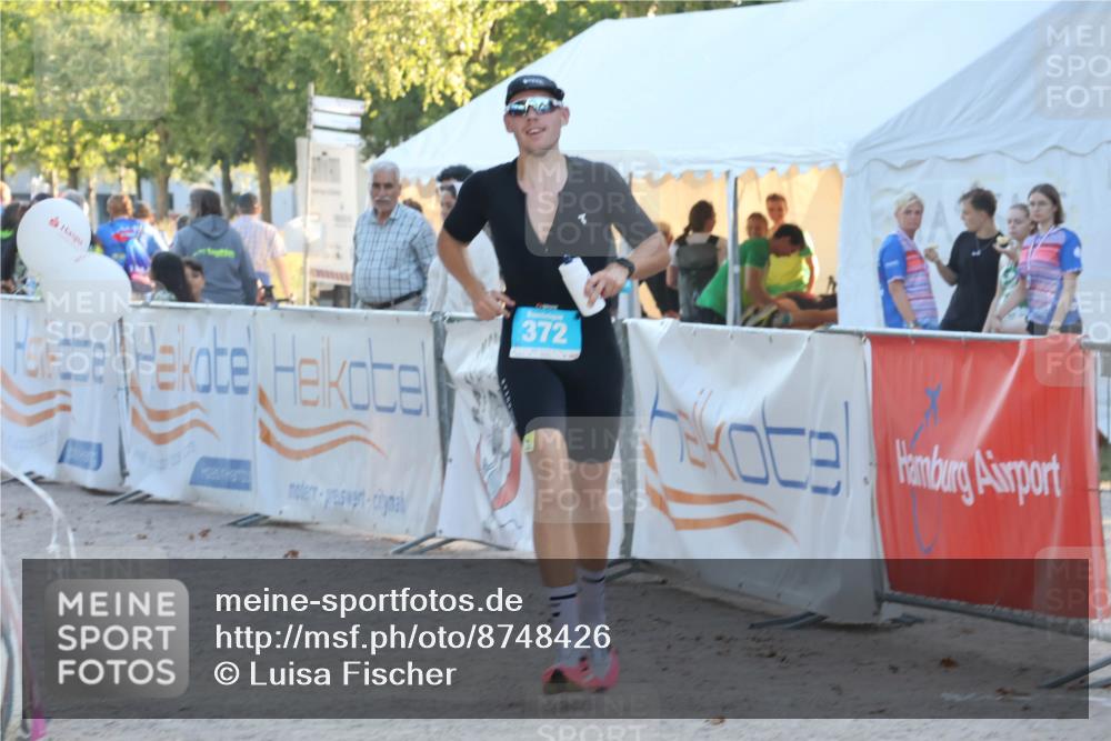 07.09.2025 - 19. Norderstedt Triathlon Luisa Fischer http://msf.ph/oto/8748426 07.09.2025 17:44:04 Ziel 372 meine-sportfotos.de