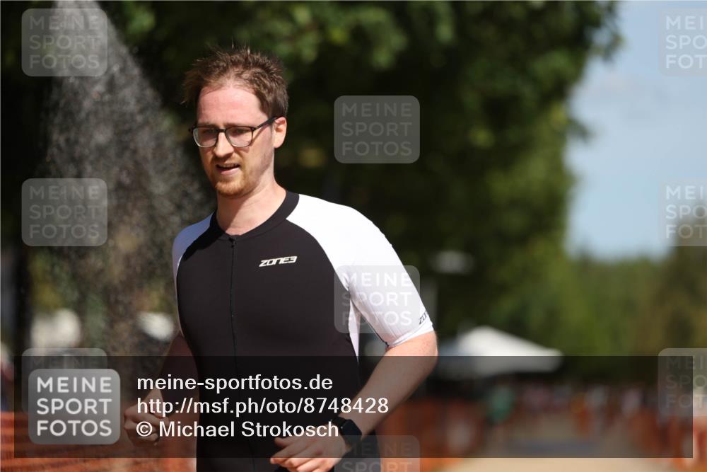 07.09.2025 - 19. Norderstedt Triathlon Michael Strokosch http://msf.ph/oto/8748428 07.09.2025 12:39:18 Laufen 826, 849 meine-sportfotos.de
