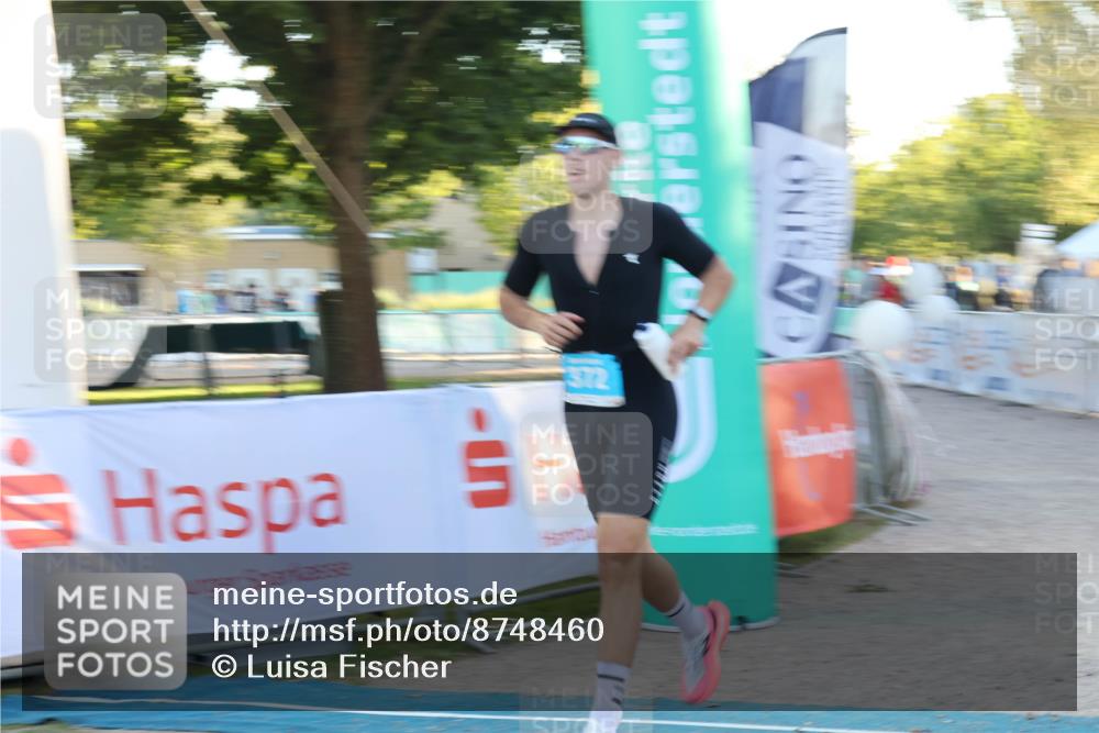 07.09.2025 - 19. Norderstedt Triathlon Luisa Fischer http://msf.ph/oto/8748460 07.09.2025 17:44:07 Ziel 372 meine-sportfotos.de