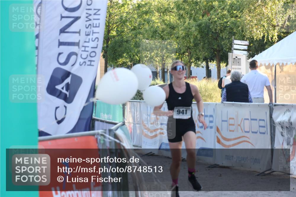 07.09.2025 - 19. Norderstedt Triathlon Luisa Fischer http://msf.ph/oto/8748513 07.09.2025 17:47:36 Ziel 941 meine-sportfotos.de