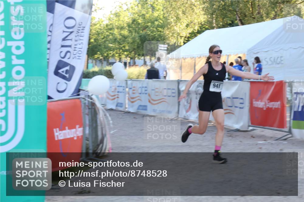 07.09.2025 - 19. Norderstedt Triathlon Luisa Fischer http://msf.ph/oto/8748528 07.09.2025 17:47:37 Ziel 941 meine-sportfotos.de