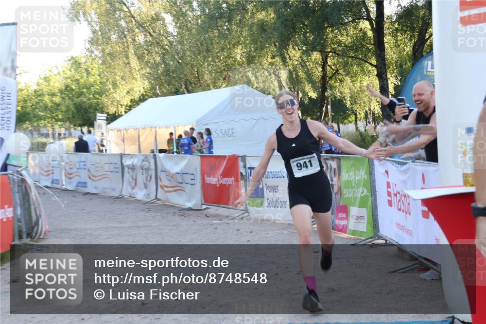 07.09.2025 - 19. Norderstedt Triathlon Luisa Fischer http://msf.ph/oto/8748548 07.09.2025 17:47:39 Ziel 941 meine-sportfotos.de