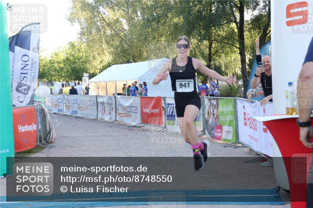 07.09.2025 - 19. Norderstedt Triathlon Luisa Fischer http://msf.ph/oto/8748550 07.09.2025 17:47:39 Ziel 941 meine-sportfotos.de