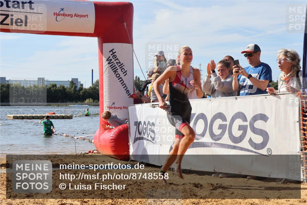 07.09.2025 - 19. Norderstedt Triathlon Luisa Fischer http://msf.ph/oto/8748558 07.09.2025 10:52:19 Schwimmen 1155, 1170 meine-sportfotos.de
