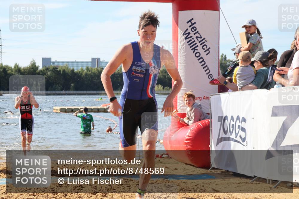 07.09.2025 - 19. Norderstedt Triathlon Luisa Fischer http://msf.ph/oto/8748569 07.09.2025 10:52:44 Schwimmen 1162, 1179 meine-sportfotos.de