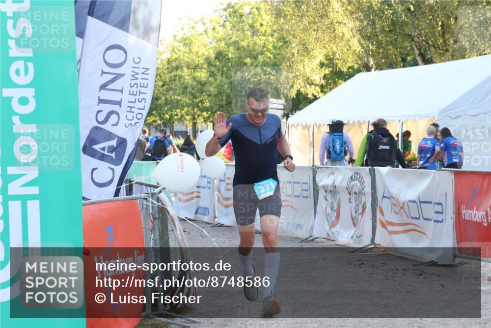 07.09.2025 - 19. Norderstedt Triathlon Luisa Fischer http://msf.ph/oto/8748586 07.09.2025 17:48:45 Ziel 371 meine-sportfotos.de