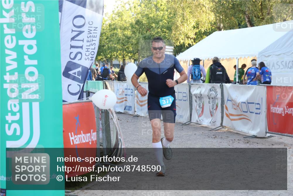 07.09.2025 - 19. Norderstedt Triathlon Luisa Fischer http://msf.ph/oto/8748590 07.09.2025 17:48:45 Ziel 371 meine-sportfotos.de
