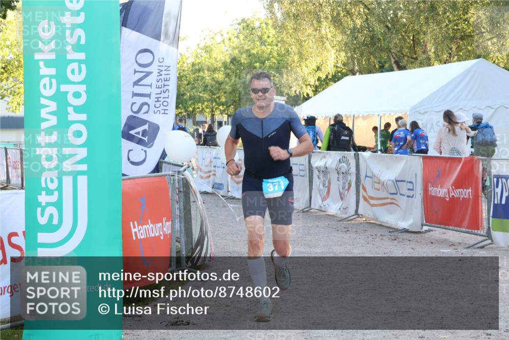 07.09.2025 - 19. Norderstedt Triathlon Luisa Fischer http://msf.ph/oto/8748602 07.09.2025 17:48:46 Ziel 371 meine-sportfotos.de