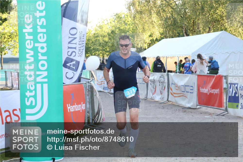 07.09.2025 - 19. Norderstedt Triathlon Luisa Fischer http://msf.ph/oto/8748610 07.09.2025 17:48:46 Ziel 371 meine-sportfotos.de