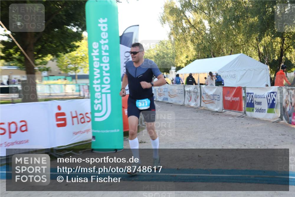 07.09.2025 - 19. Norderstedt Triathlon Luisa Fischer http://msf.ph/oto/8748617 07.09.2025 17:48:47 Ziel 371 meine-sportfotos.de
