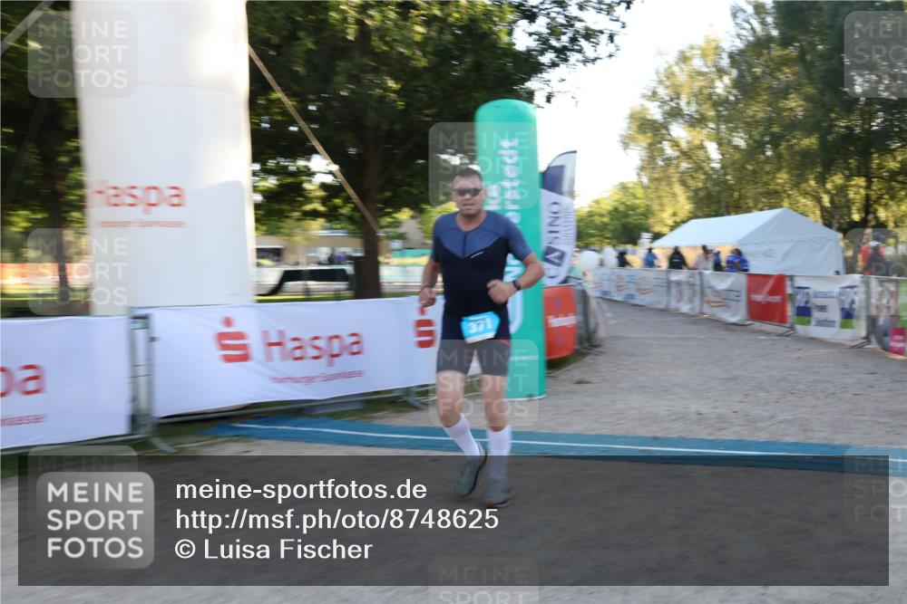 07.09.2025 - 19. Norderstedt Triathlon Luisa Fischer http://msf.ph/oto/8748625 07.09.2025 17:48:48 Ziel 371 meine-sportfotos.de