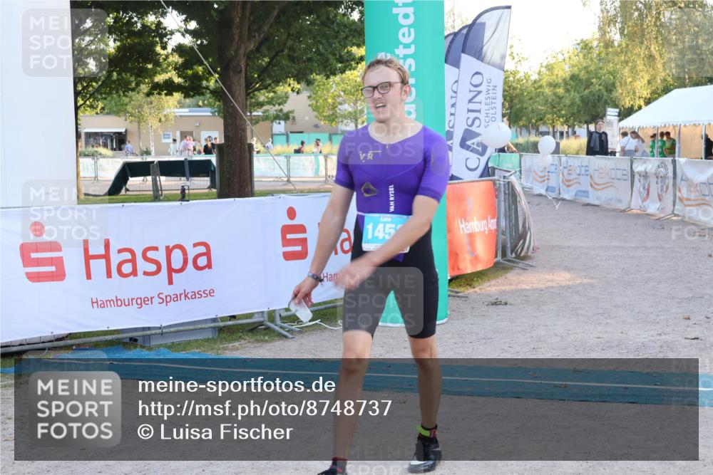 07.09.2025 - 19. Norderstedt Triathlon Luisa Fischer http://msf.ph/oto/8748737 07.09.2025 17:58:44 Ziel 1452 meine-sportfotos.de