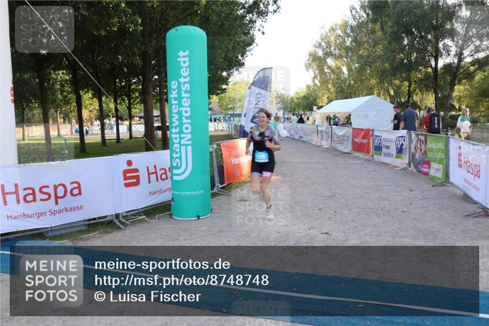 07.09.2025 - 19. Norderstedt Triathlon Luisa Fischer http://msf.ph/oto/8748748 07.09.2025 18:02:18 Ziel 926 meine-sportfotos.de