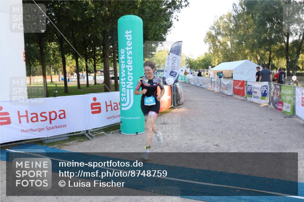 07.09.2025 - 19. Norderstedt Triathlon Luisa Fischer http://msf.ph/oto/8748759 07.09.2025 18:02:18 Ziel 926 meine-sportfotos.de