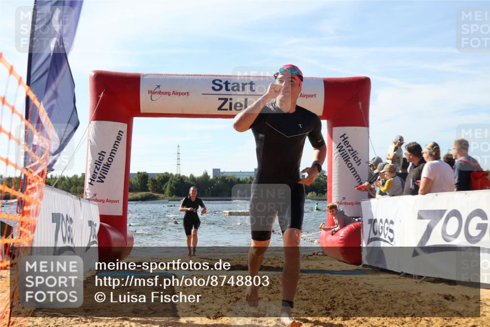 07.09.2025 - 19. Norderstedt Triathlon Luisa Fischer http://msf.ph/oto/8748803 07.09.2025 10:53:56 Schwimmen 1198, 1313 meine-sportfotos.de