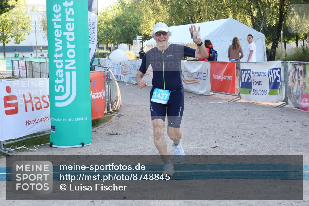 07.09.2025 - 19. Norderstedt Triathlon Luisa Fischer http://msf.ph/oto/8748845 07.09.2025 18:08:55 Ziel 1437 meine-sportfotos.de
