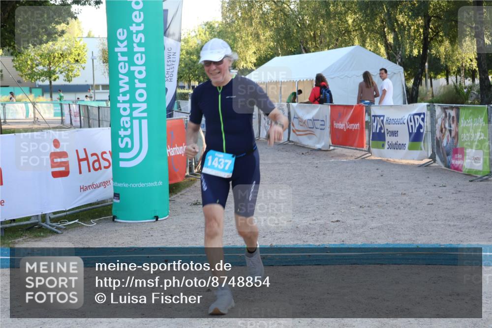 07.09.2025 - 19. Norderstedt Triathlon Luisa Fischer http://msf.ph/oto/8748854 07.09.2025 18:08:56 Ziel 1437 meine-sportfotos.de