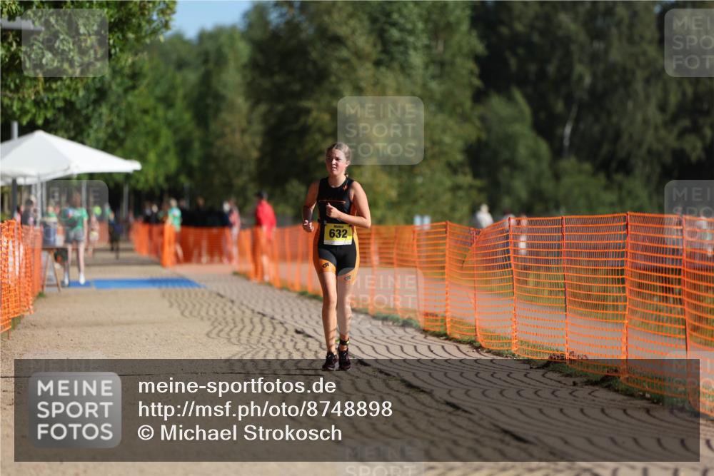 07.09.2025 - 19. Norderstedt Triathlon Michael Strokosch http://msf.ph/oto/8748898 07.09.2025 09:47:43 Laufen 575, 632 meine-sportfotos.de