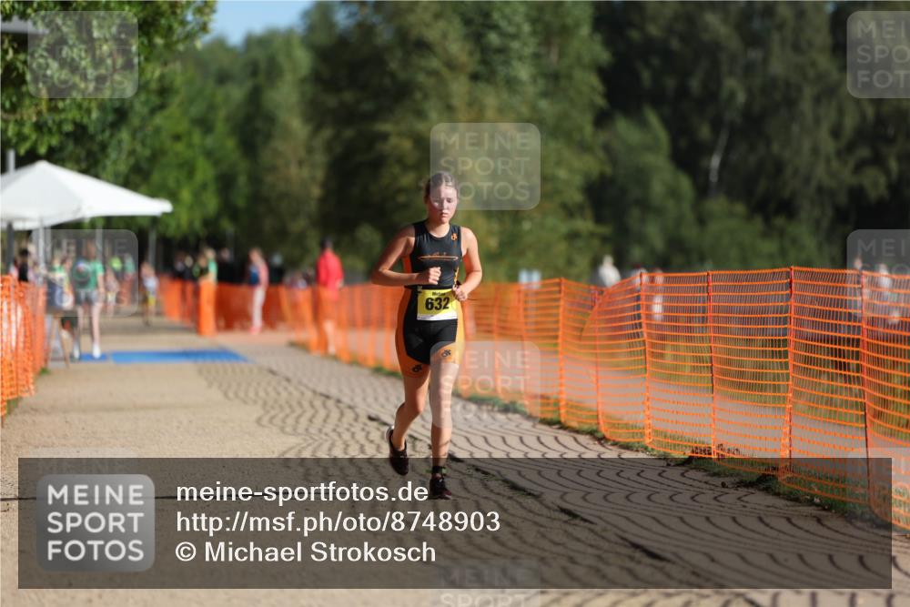 07.09.2025 - 19. Norderstedt Triathlon Michael Strokosch http://msf.ph/oto/8748903 07.09.2025 09:47:44 Laufen 575, 632 meine-sportfotos.de