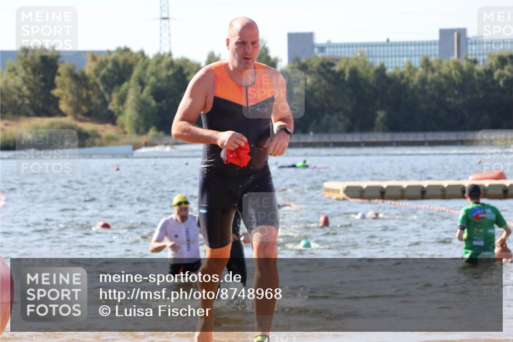 07.09.2025 - 19. Norderstedt Triathlon Luisa Fischer http://msf.ph/oto/8748968 07.09.2025 10:54:43 Schwimmen 771, 833, 1197 meine-sportfotos.de