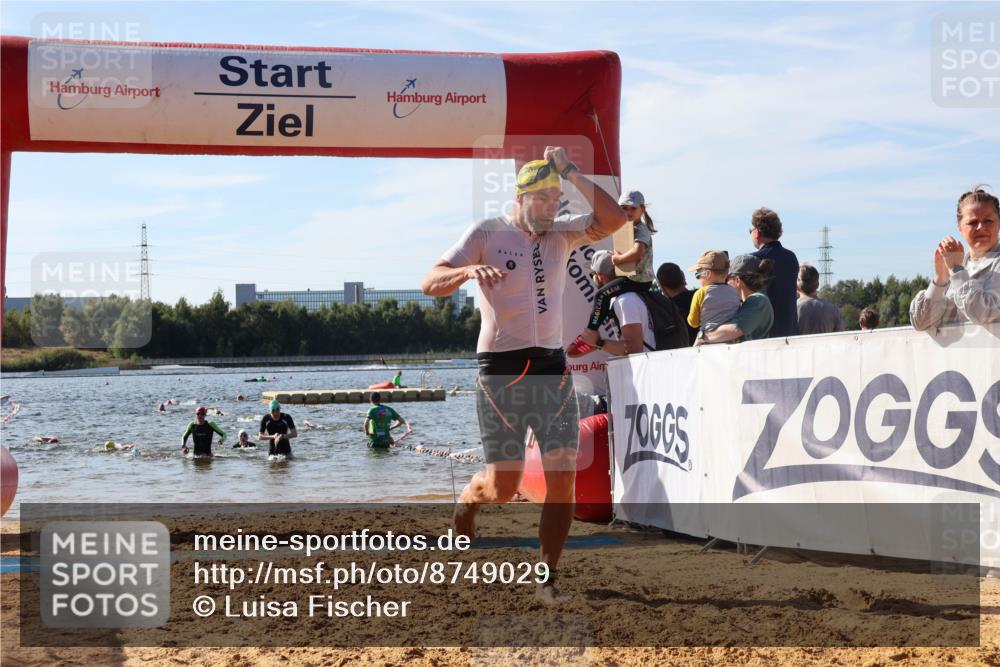 07.09.2025 - 19. Norderstedt Triathlon Luisa Fischer http://msf.ph/oto/8749029 07.09.2025 10:54:53 Schwimmen 284, 771, 833 meine-sportfotos.de
