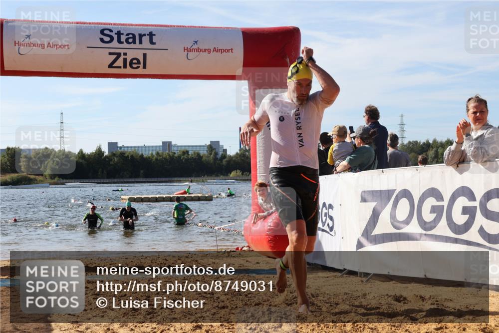 07.09.2025 - 19. Norderstedt Triathlon Luisa Fischer http://msf.ph/oto/8749031 07.09.2025 10:54:53 Schwimmen 284, 771, 833 meine-sportfotos.de