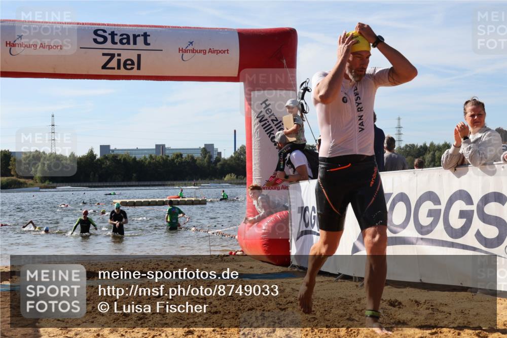 07.09.2025 - 19. Norderstedt Triathlon Luisa Fischer http://msf.ph/oto/8749033 07.09.2025 10:54:53 Schwimmen 284, 771, 833 meine-sportfotos.de