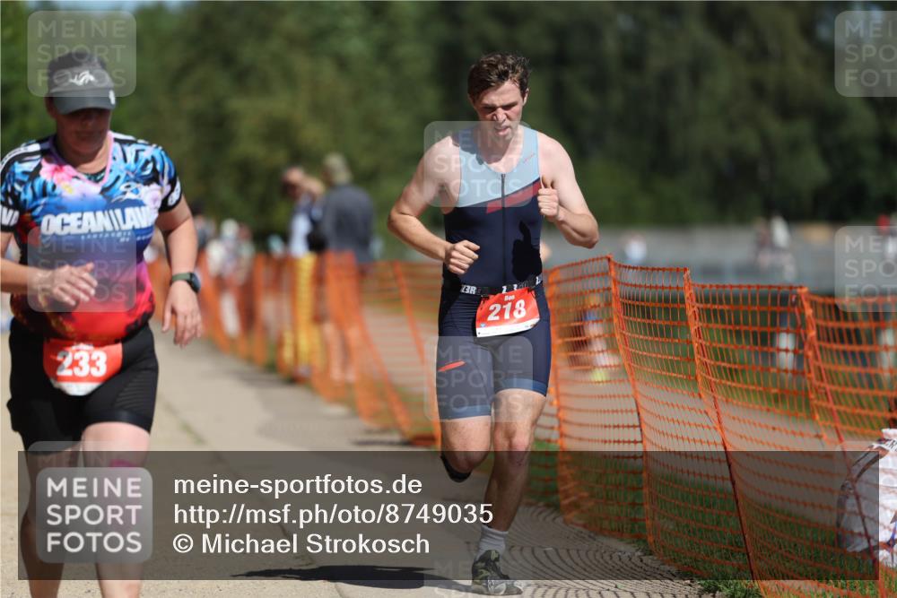 07.09.2025 - 19. Norderstedt Triathlon Michael Strokosch http://msf.ph/oto/8749035 07.09.2025 12:40:48 Laufen 218, 233, 1387, 1392 meine-sportfotos.de
