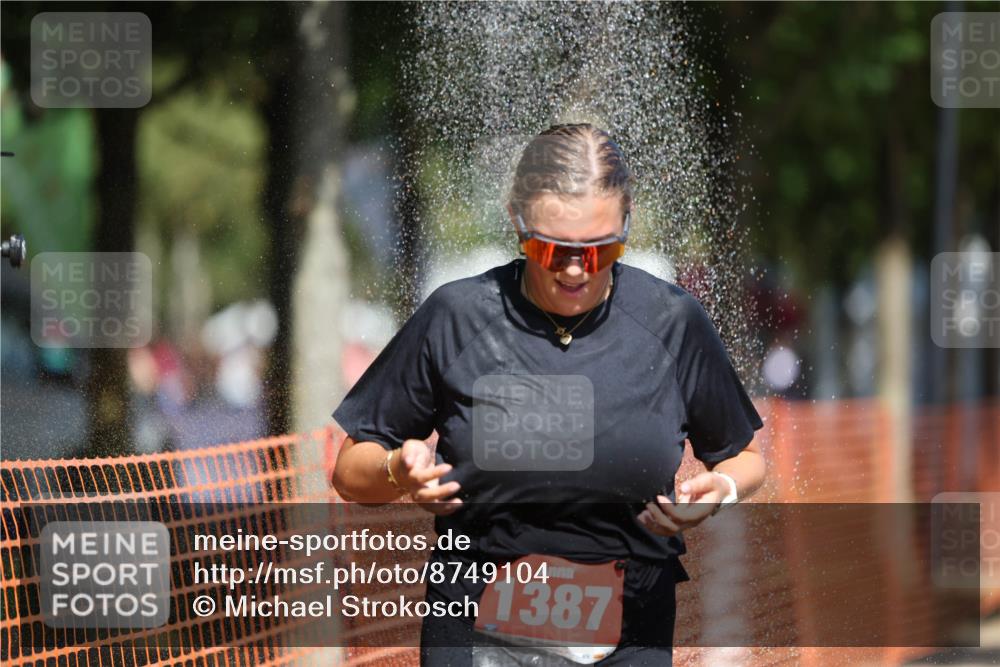 07.09.2025 - 19. Norderstedt Triathlon Michael Strokosch http://msf.ph/oto/8749104 07.09.2025 12:40:57 Laufen 802, 1387 meine-sportfotos.de