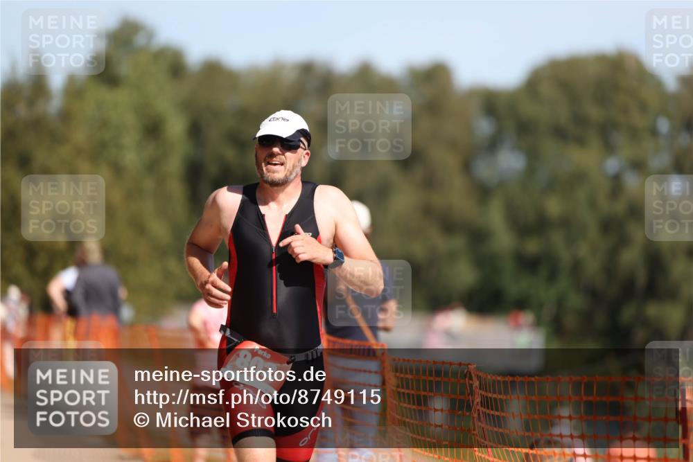 07.09.2025 - 19. Norderstedt Triathlon Michael Strokosch http://msf.ph/oto/8749115 07.09.2025 12:41:00 Laufen 802, 1387 meine-sportfotos.de